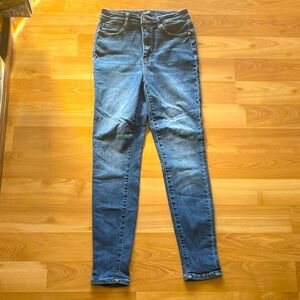 EUC Judy Blue Jeans - skinny fit 7/28